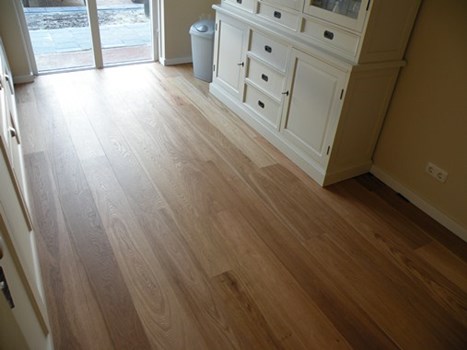 Fam. van Wijk Wageningen. Lamelparket naturel geolied. 14x189mm.