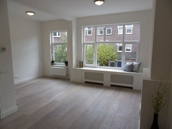 Mythos BV uit Den Haag.
Lamel 15x190 gerookt en wit geolied.
Afgewerkt met Osmo mat / transparant 3062 Mythos BV uit Den Haag.
Lamel 15x190 gerookt en wit geolied.
Afgewerkt met Osmo mat / transparant 3062