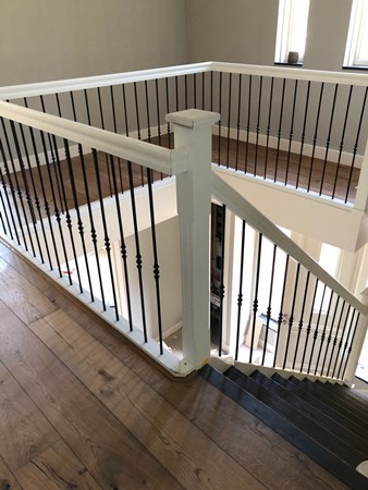 Fam. Mertens uit Renkum.
Eken lamelparket Nature 14x190mm.
Behandeld met de osmo Grafiet.
Afgewerkt met osmo 3062 mat.