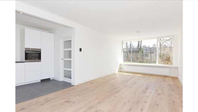 Claessens uit Breda.
Eiken lamelparket Nature 14x190mm.
1x behandeld met 3041 wit / natural van Osmo.
Afgewerkt met Osmo 3062 mat/transparant.