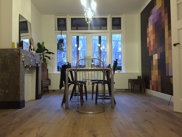 Fam. Moor uit Vlaardingen.
Eiken lamelparket Nature 14x190mm.
2x behandeld met Castle Grey van Woca.
