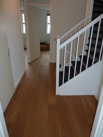 Fam. Meijs uit de Meern.
Lamelparket 15x190mm. 
Naturel geolied. 
Na behandeld met Osmo mat / transparant 3062.   