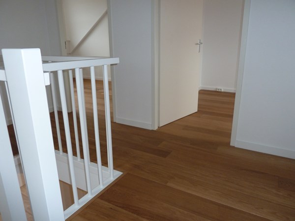 Fam. Meijs uit de Meern.
Lamelparket 15x190mm. 
Naturel geolied. 
Na behandeld met Osmo mat / transparant 3062.   