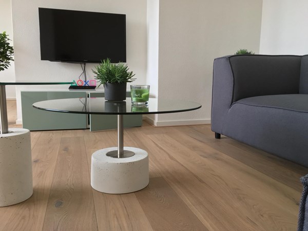 Fam. Pauw uit Arnhem.
Eiken lamelparket 14x190 gerookt & wit geolied.
2x afgewerkt met Osmo 3062 mat.