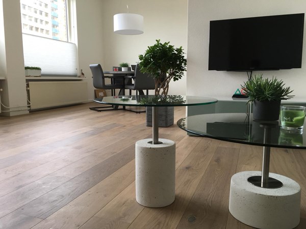 Fam. Pauw uit Arnhem.
Eiken lamelparket 14x190 gerookt & wit geolied.
2x afgewerkt met Osmo 3062 mat.