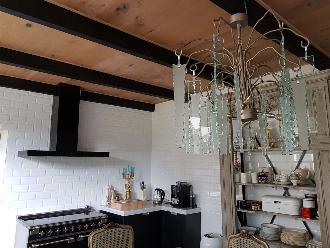 Eiken lamelparket Nature 14x190 gebruikt als plafond betimmering. Afgewerkt met 3041 van Osmo. Eiken lamelparket Nature 14x190 gebruikt als plafond betimmering. Afgewerkt met 3041 van Osmo.
