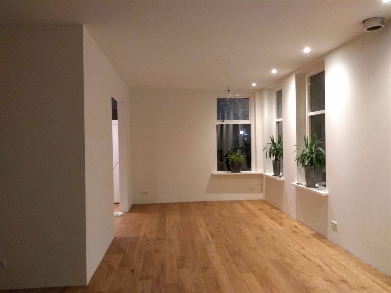 Duoplank 10x150.
Afgewerkt met 3062 van Osmo. Duoplank 10x150.
Afgewerkt met 3062 van Osmo.
