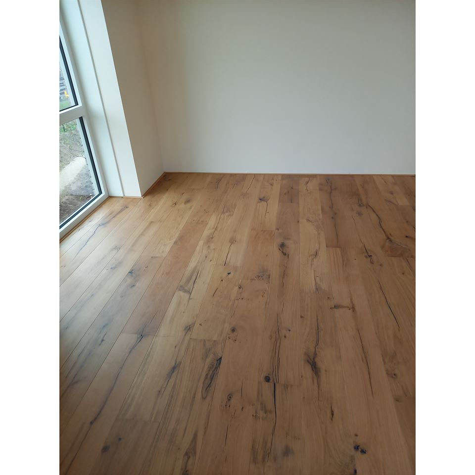 Eiken lamel Nature 14x190 Nature. Afgewerkt met 3041 en 3062 van Osmo. Eiken lamel Nature 14x190 Nature. Afgewerkt met 3041 en 3062 van Osmo.