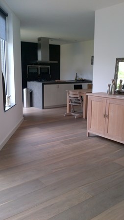 Fam. Werkman Wageningen. Duoplank Gerookt & Wit geolied . 19x235mm.