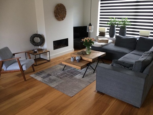 Fam. Sanna uit Lienden.
Eiken duoplank / multiplank 19x235mm naturel geolied.
Na behandeld met de osmo 3062 mat.