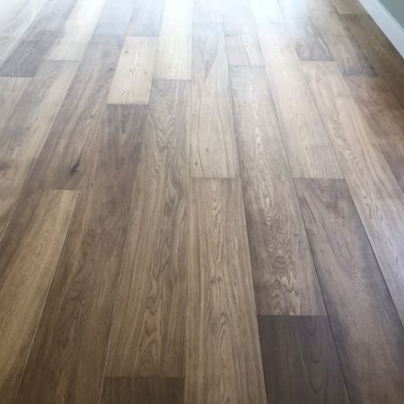 Fam. Labohm uit Middelaar.
Duoplanken gerookt & naturel geolied.
19x235mm.
Behandeld met osmo mat 3062.
