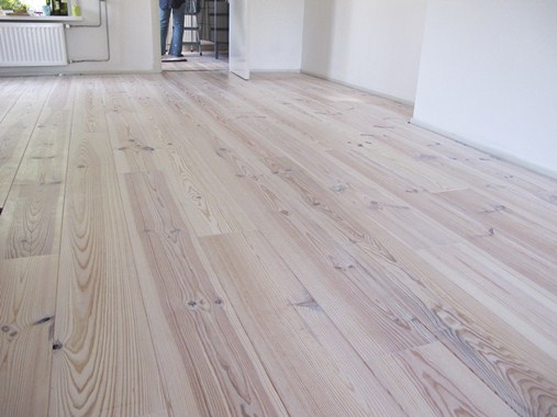 Fam. van Dongen uit Rotterdam. Grenen 195mm A. Behandeld 2x met Woca extra white.