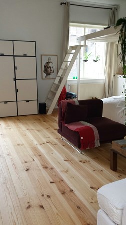 Lieneke Rietdijk uit Nijmegen.
Grenen vloer / vloerdelen 195mm A.
2x behandeld met Osmo hardwax-olie mat / transparant 3062 Lieneke Rietdijk uit Nijmegen.
Grenen vloer / vloerdelen 195mm A.
2x behandeld met Osmo hardwax-olie mat / transparant 3062