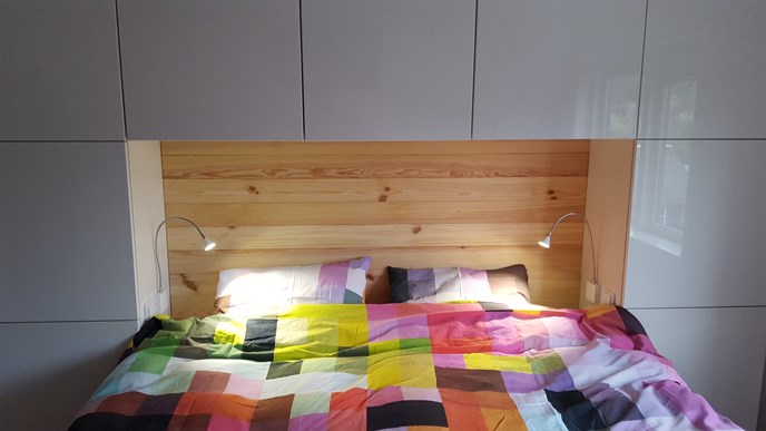 Fam. Wendel.
Grenen planken 15x100mm gebruikt als betimmering. Fam. Wendel.
Grenen planken 15x100mm gebruikt als betimmering.