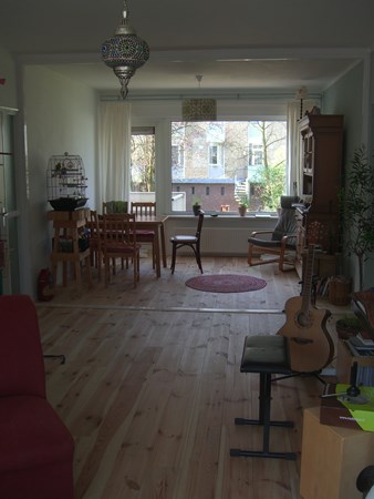 Fam. Oosterom uit Utrecht. Grenen 180mm. Behandeld met Osmo hardwax-olie mat/transparant.