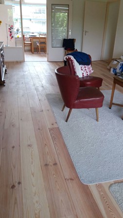Fam. Lakerveld uit Berg en Dal.
Grenen vloerplanken 195mm A.
2x afgewerkt met de osmo 3041 wit/natural. Fam. Lakerveld uit Berg en Dal.
Grenen vloerplanken 195mm A.
2x afgewerkt met de osmo 3041 wit/natural.