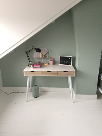 Fam. Schipper uit Bussum.
Frans grenen vloerdelen (Pine Maritime) 195mm A.
Gegrond en wit afgelakt