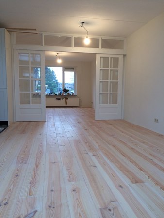 Fam. Rameijer uit Dronten.
Grenen 195mm A.
Behandeld met olie Extra White 118 van Woca.
