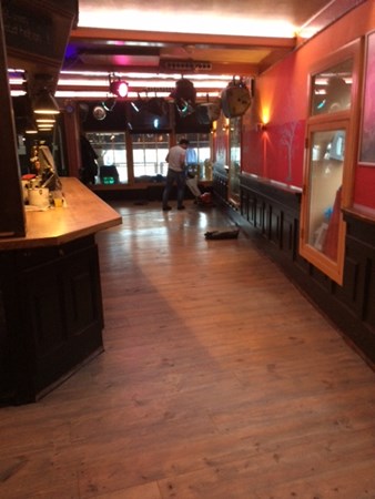 Liesbeth uit Amersfoort.
Grenen 195mm A.
Behandeld met parketolie extra van Hermadix Grey wash.