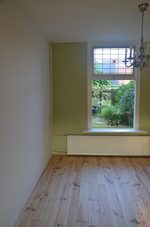 Fam. Prins uit Zuthen.
Grenen vloerplanken 21x155mm A.
Afgewerkt met osmo mat 3062.