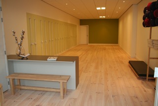 Yoga studio uit Ede. Grenen 195mm A.. Behandeld 2x met Woca extra white. Yoga studio uit Ede. Grenen 195mm A.. Behandeld 2x met Woca extra white.