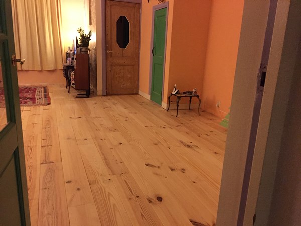 Fam. Keune uit Warnsveld.
Grenen 195mm A.
Afgewerkt met Rubio monocoat classic (transparant)