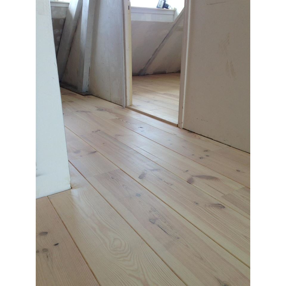 v/d Poel uit Zwolle.
Grenen vloer 195mm A.
2x behandeld met Osmo 3041 wit/natural. v/d Poel uit Zwolle.
Grenen vloer 195mm A.
2x behandeld met Osmo 3041 wit/natural.