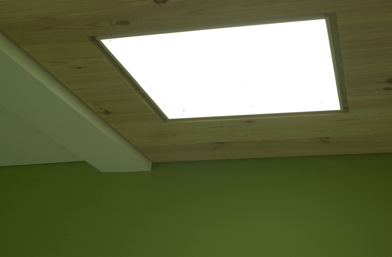 Plafond gemaakt van grenen vloerdelen 21x155mm. Plafond gemaakt van grenen vloerdelen 21x155mm.