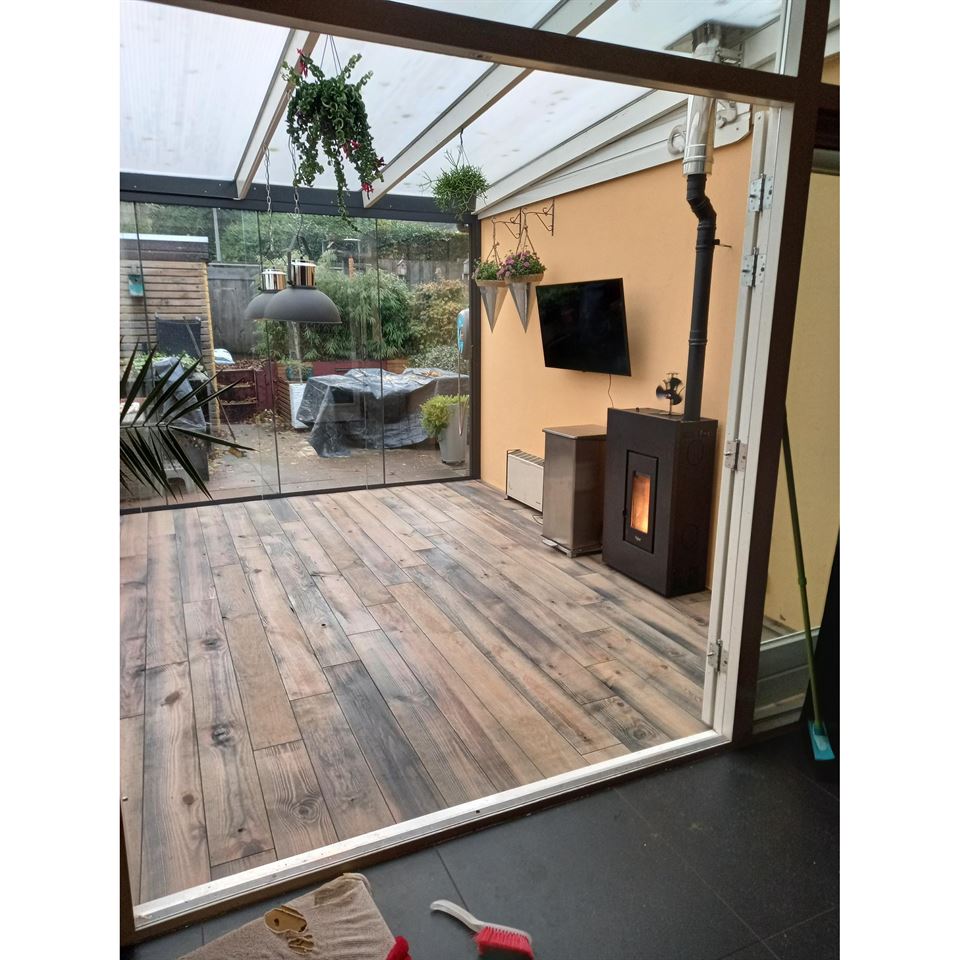 Grenen vloer kant en klaar geolied (Huile Gris) 2e keus Grenen vloer kant en klaar geolied (Huile Gris) 2e keus