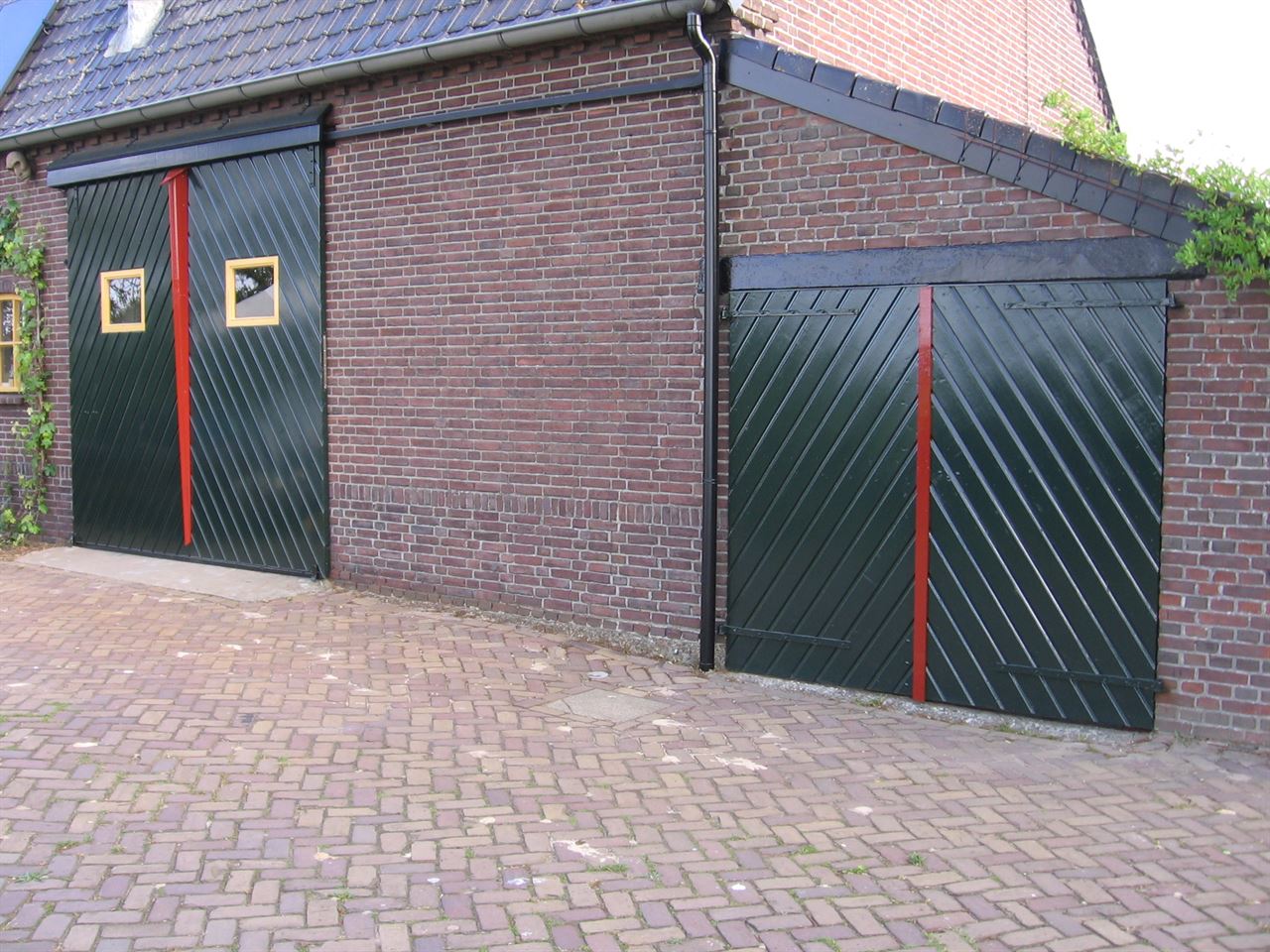 Deuren gemaakt van grenen gevingerlaste rabatdelen 21x125