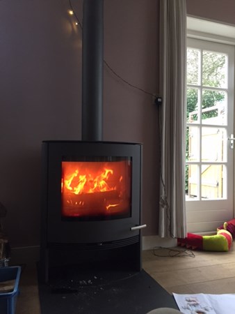 Fam. Ipema uit Wageningen. 
TT22 grijs van TermaTech. 
Deense kachel.