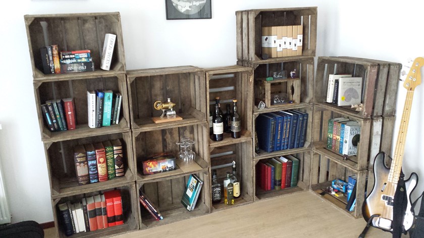 Boeken kast van fruitkisten.
3-lats 30x36x56. Boeken kast van fruitkisten.
3-lats 30x36x56.
