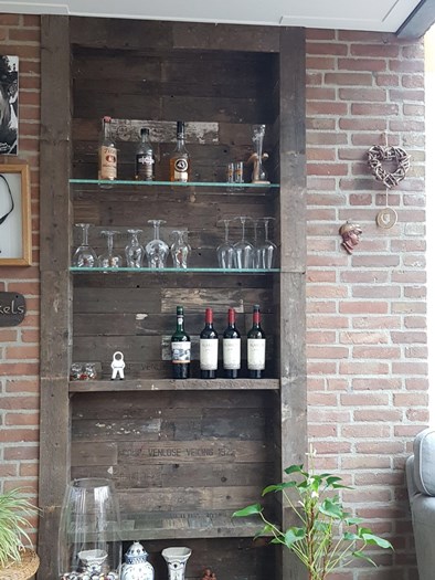 Kast gemaakt van de planken van de 2-lats Venlose B-keus kisten.
Voor een relatief laag bedrag een schitterend resultaat.