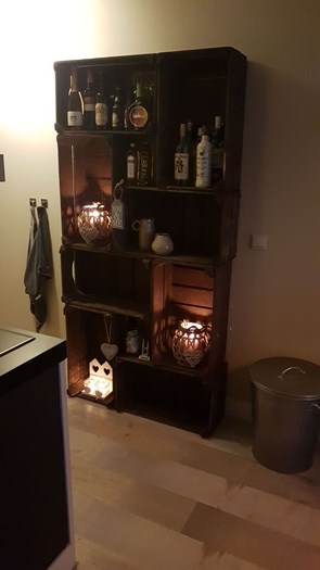 Dranken kast gemaakt van de 2 lats Venlose kisten A.
Maat 26x36x60cm.