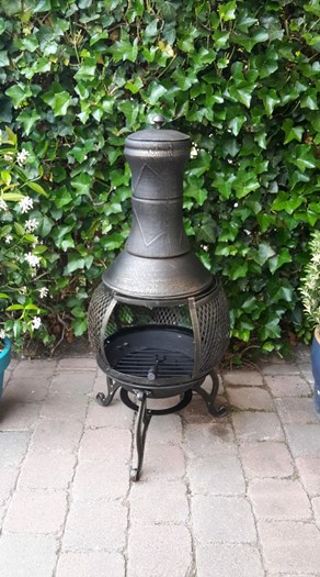 Fam. van der Sommen uit Bennekom.
Tuinhaard Pluto.