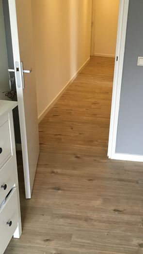 Fam Blauwendraad uit Nijkerk.
Laminaat Century Elegance Zand eiken 8mm.