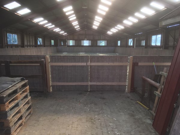 Steenschotten 1m x 1m40 A als wanden in een paardenbak.
Geplaatst door Handelsonderneming Roelofs uit Valburg.
Indien u ook het 1 en ander geplaatst wilt hebben dan zij ze te bereiken op 06-53396376