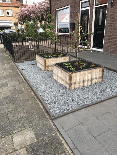 2 bloembakken gemaakt van onze steenschotten. 2 bloembakken gemaakt van onze steenschotten.