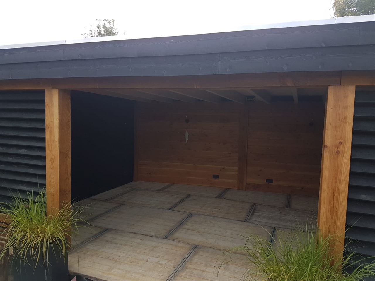 Steenschotten 115 x 140 halfsteens gelegd in veranda. Steenschotten 115 x 140 halfsteens gelegd in veranda.