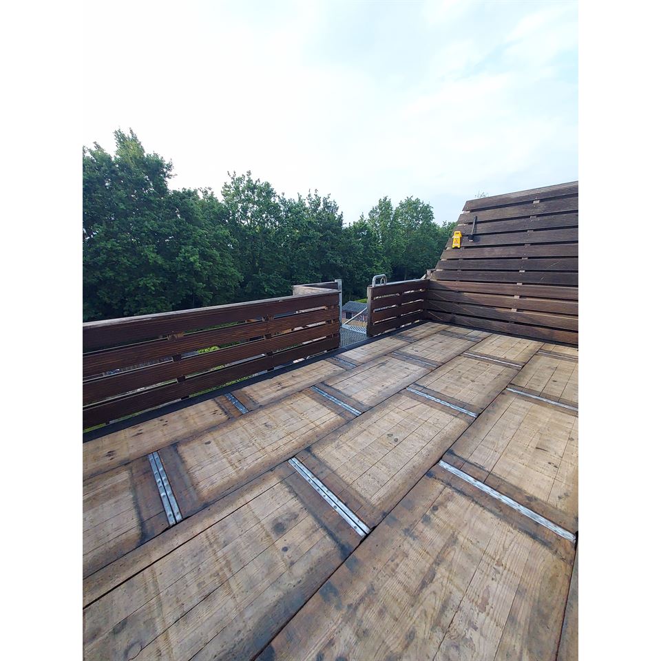Terras op dak gemaakt van steenschotten 62x130. Terras op dak gemaakt van steenschotten 62x130.