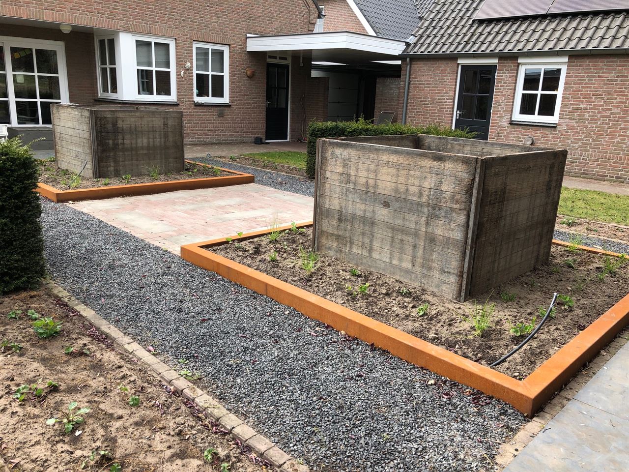 2 bakken gemaakt van hardhouten schotten 115 x 140 2 bakken gemaakt van hardhouten schotten 115 x 140