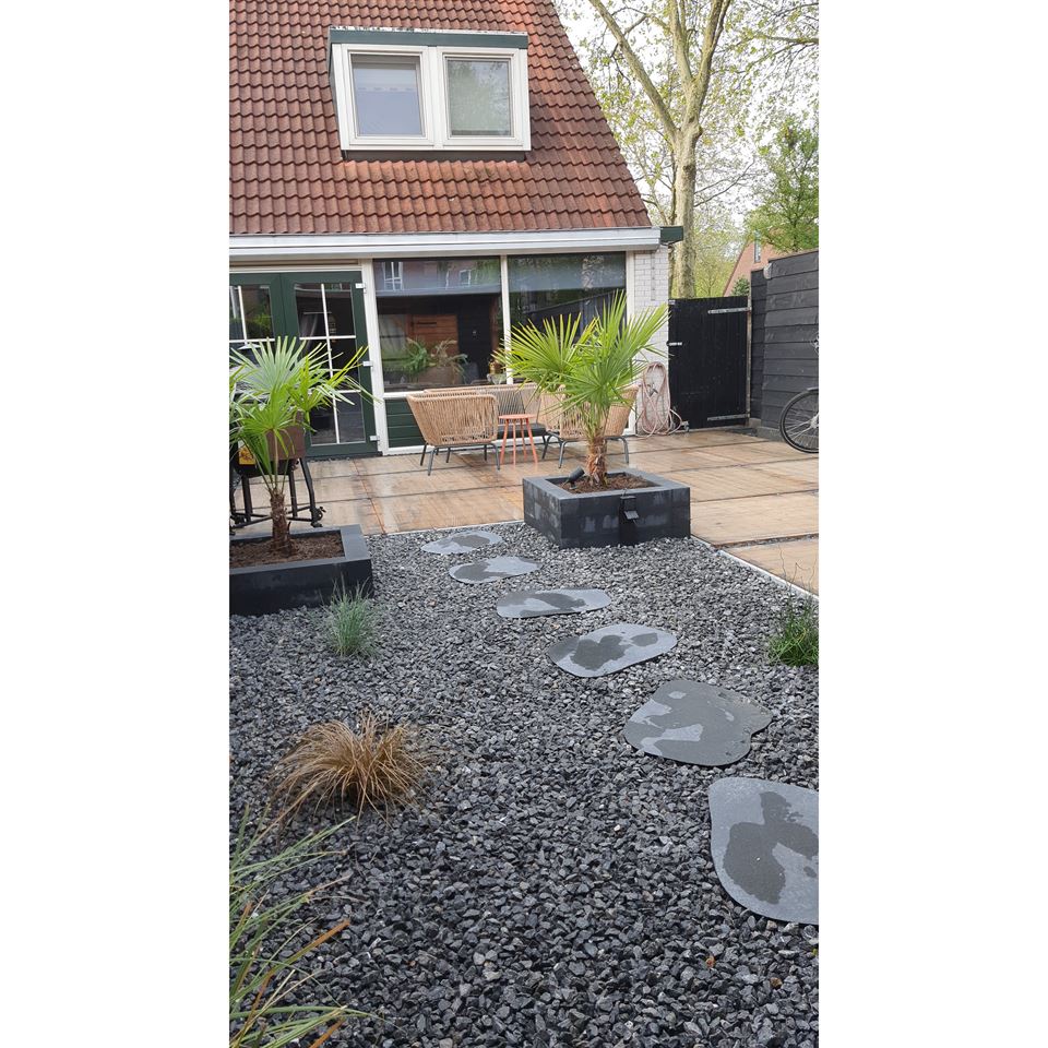 Steenschotten 115x140 met draadeind. Steenschotten 115x140 met draadeind.