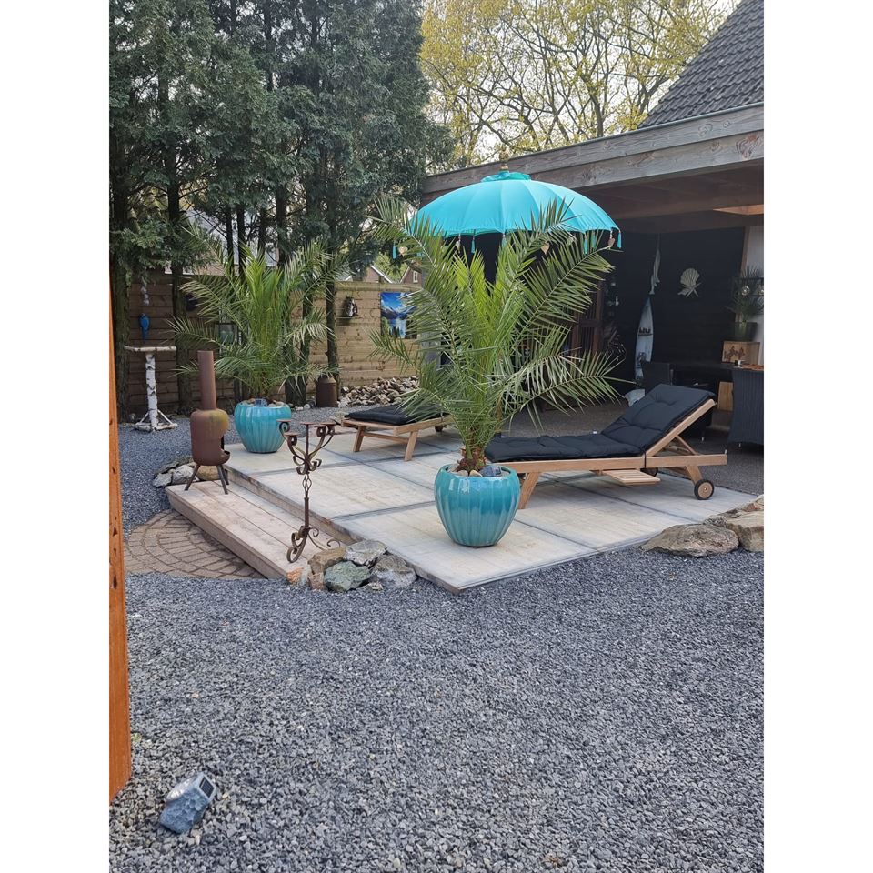 Terras gemaakt van steenschotten 110x140. Terras gemaakt van steenschotten 110x140.