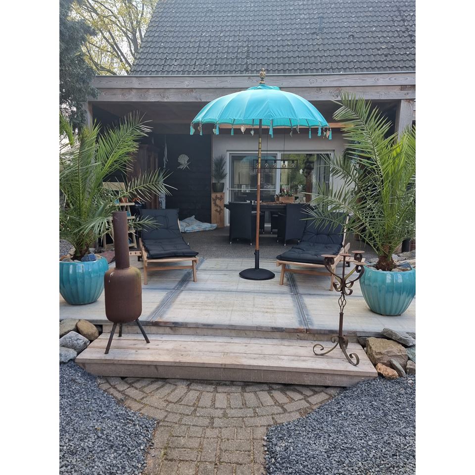 Terras gemaakt van steenschotten 110x140. Terras gemaakt van steenschotten 110x140.