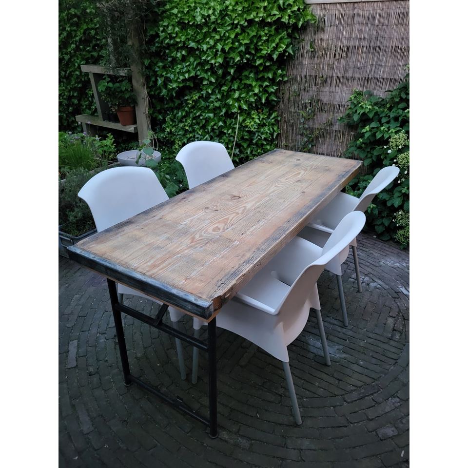 Tafel gemaakt van steenschot 65x175. Tafel gemaakt van steenschot 65x175.