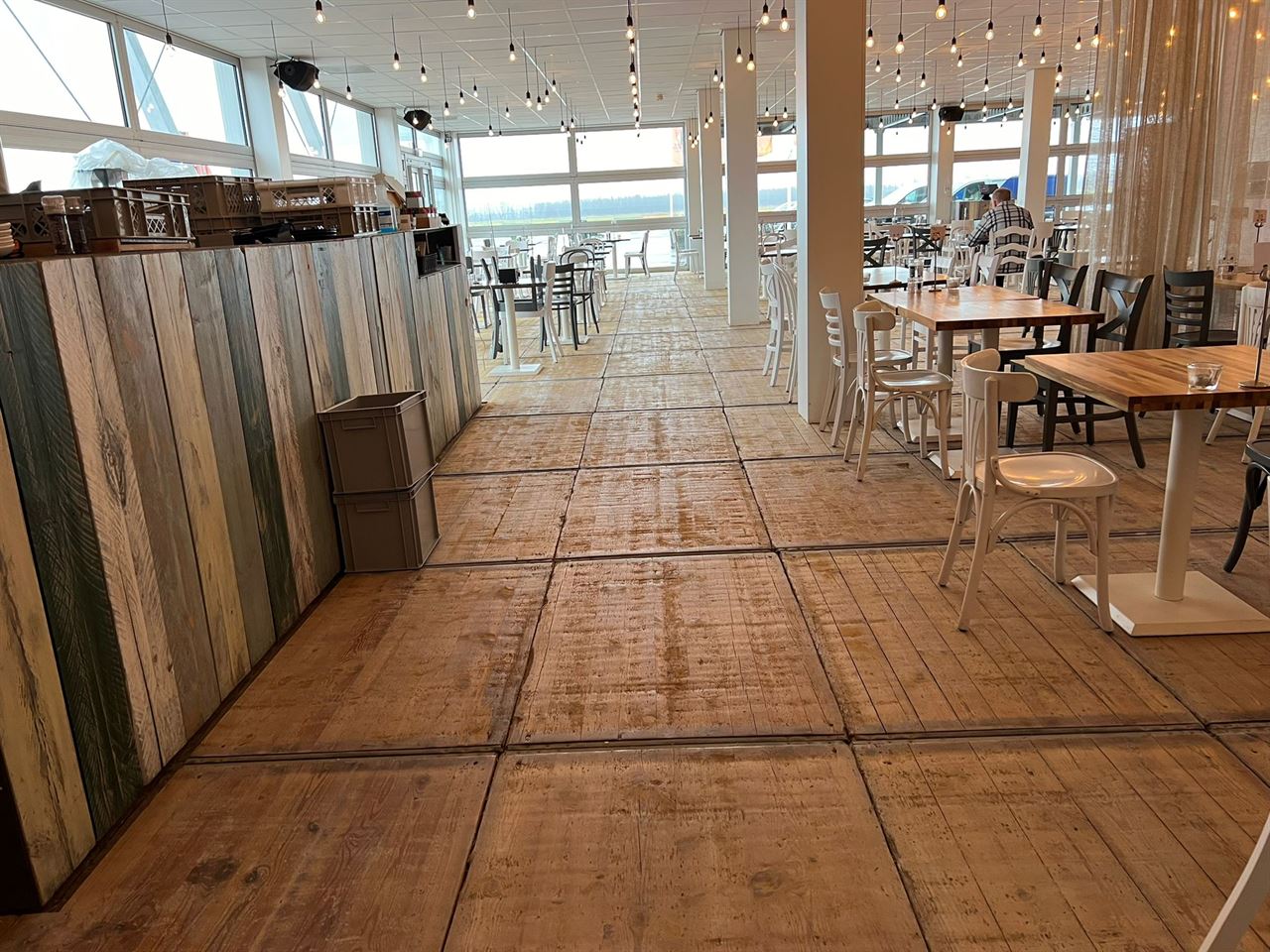 85 x 135 bij restaurant Musical Soldaat van Oranje.