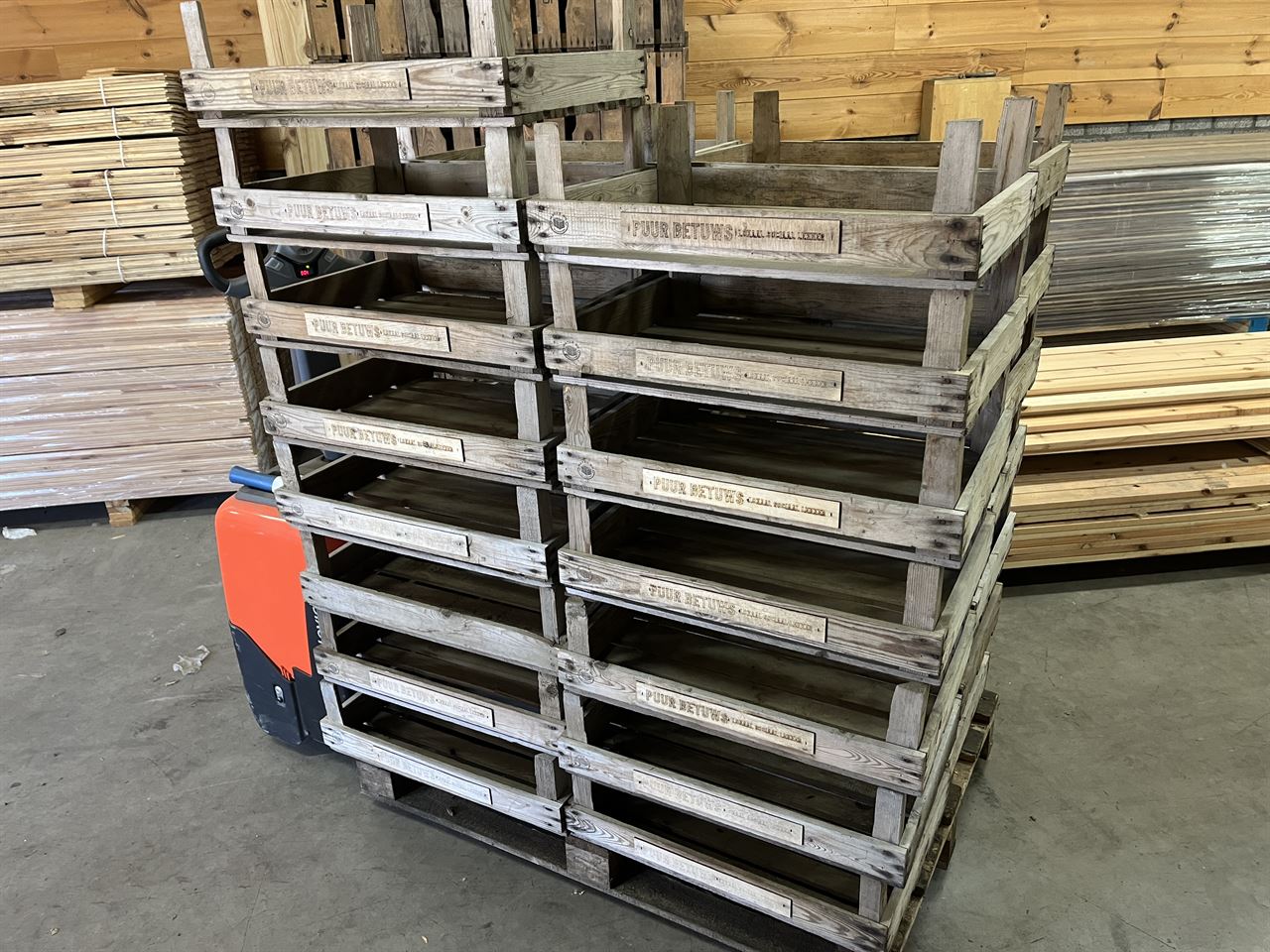 1-lats LOKAAL SOCIAAL LEKKER 18x43x61