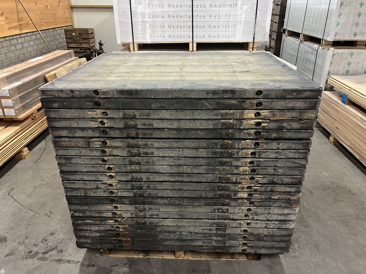 Steenschotten 1m15 x 1m40  met draadeinden