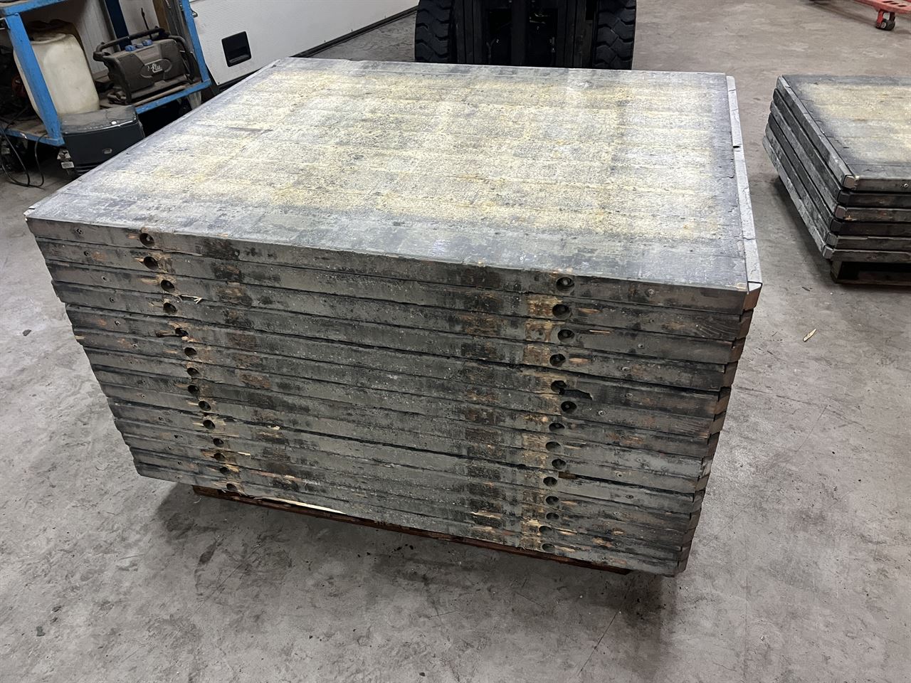 Steenschotten 1m15 x 1m40  met draadeinden