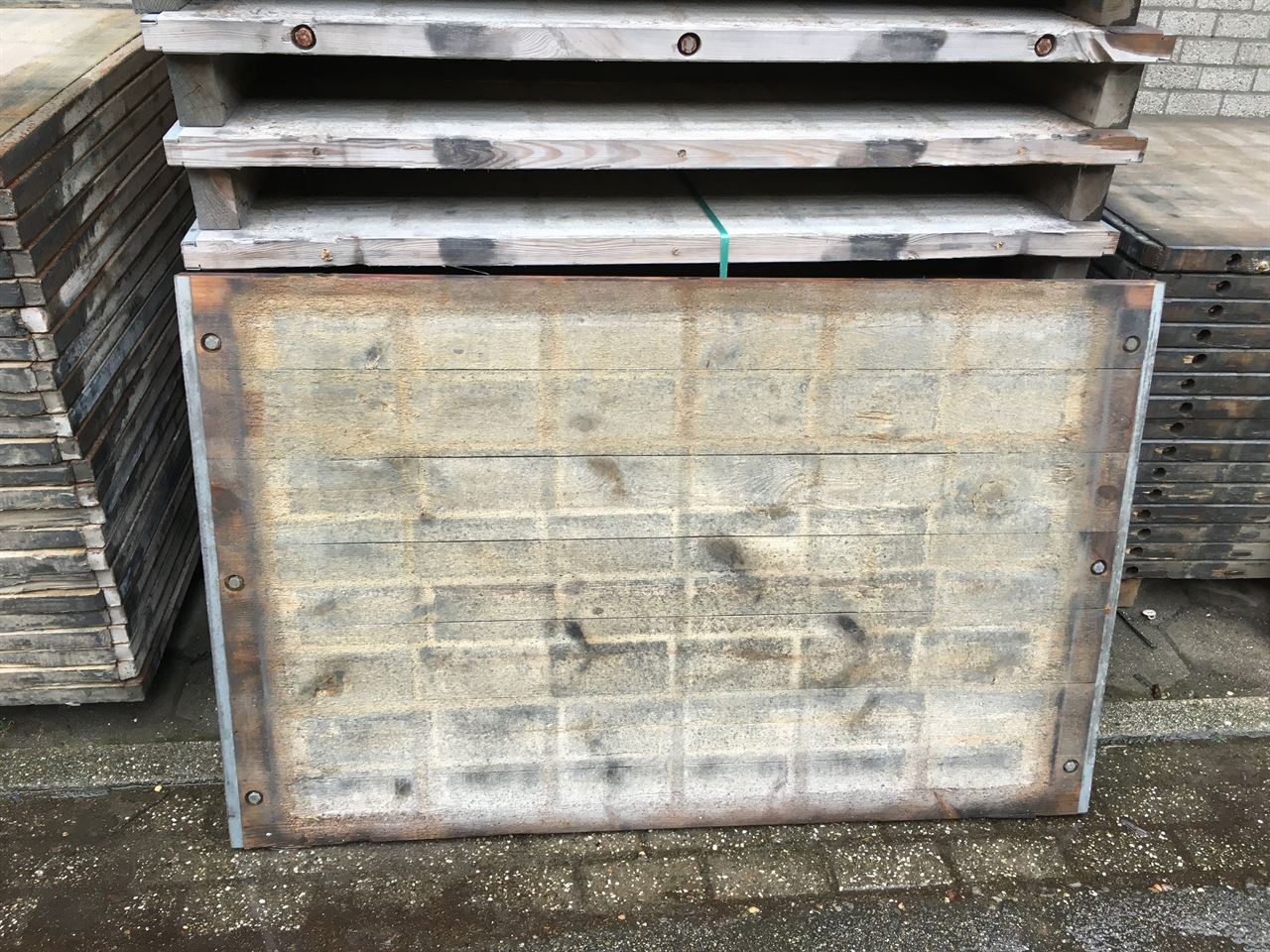 0,95 x 1m50 met onderliggers/balken (A)